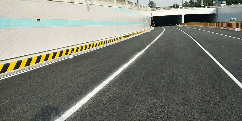 隧道路沿反光漆