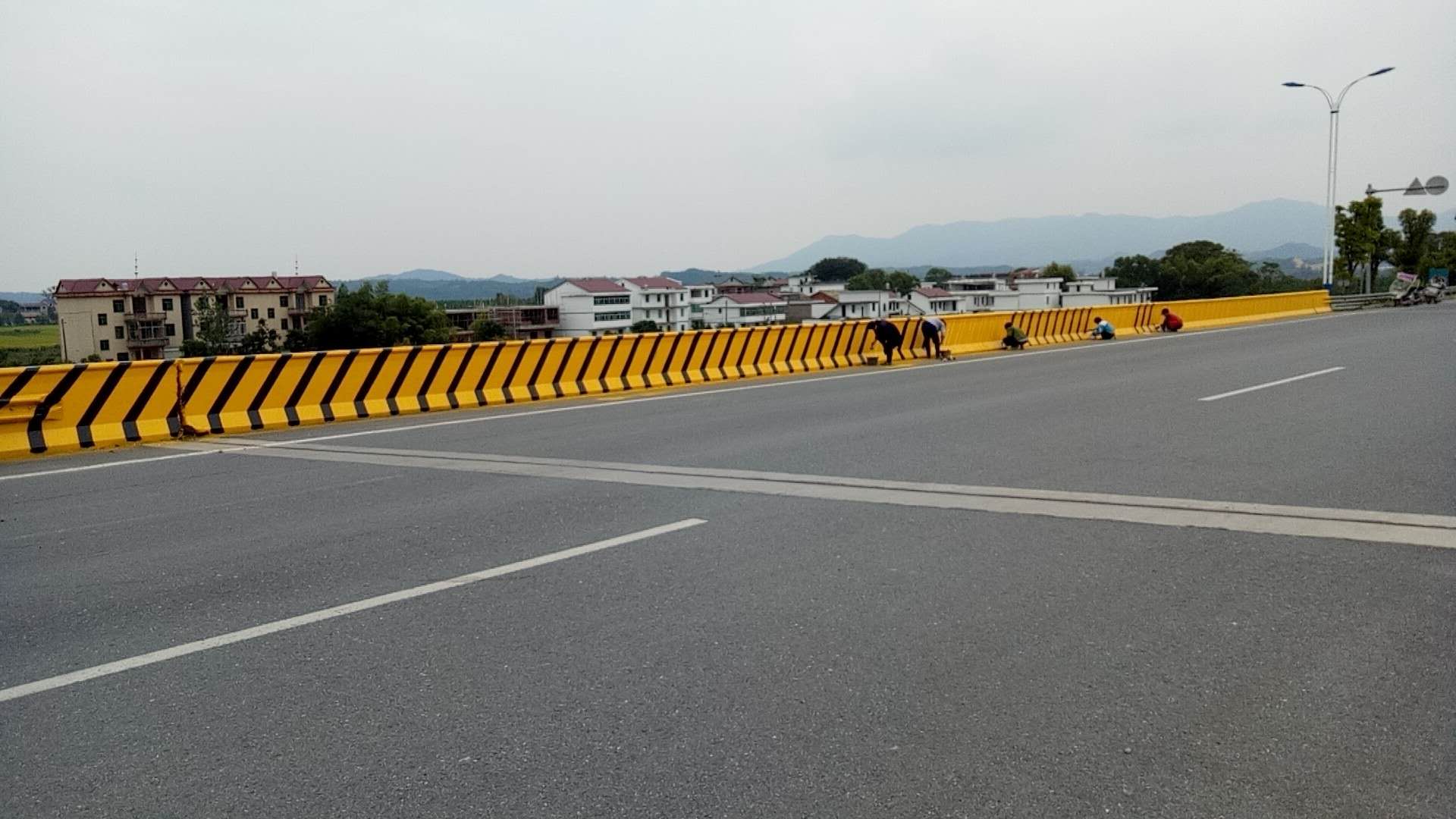 【吉安】这一次，道路黄黑反光漆又给汇胜化工长脸了！