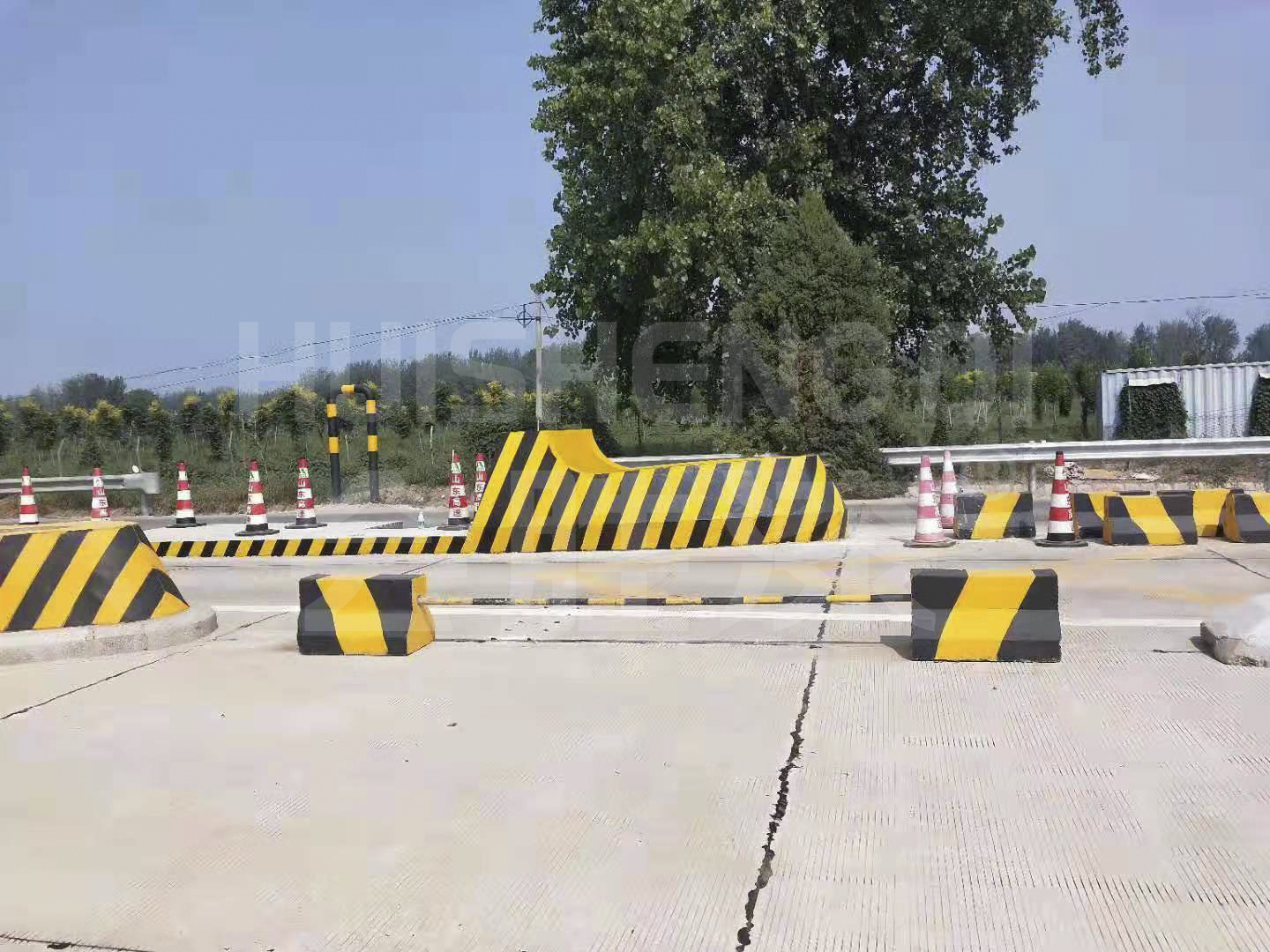 道路防撞墩反光漆 道路防撞墩反光漆