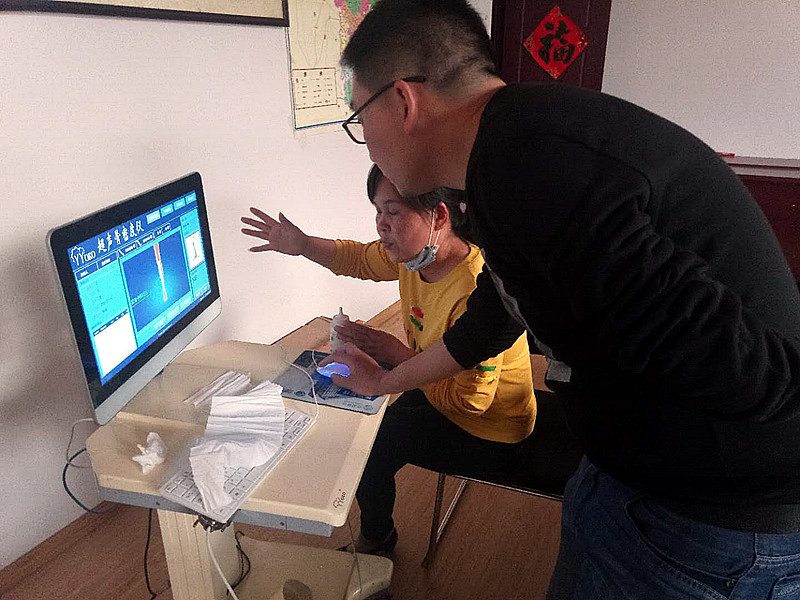 骨密度仪器走进安徽某生物科技有限公司-公司人员进行安装培训知道