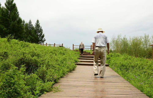 超声波骨密度测量仪生产厂家通过检查人体骨密度可预防骨质疏松症
